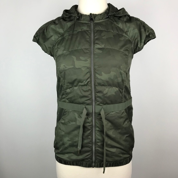 Lululemon Spring Fling Green Camo Puffy Hood Vest - Picture 2 of 8